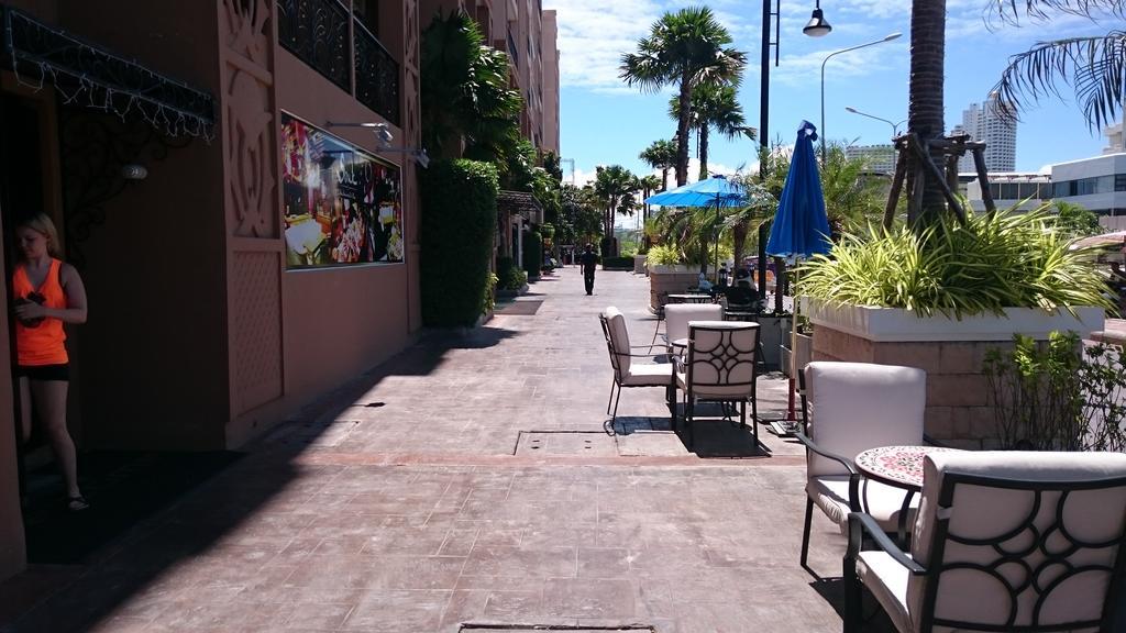 Atlantis Residence Jomtien Beach Eksteriør billede