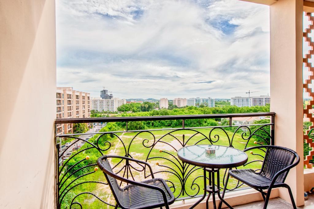 Atlantis Residence Jomtien Beach Eksteriør billede